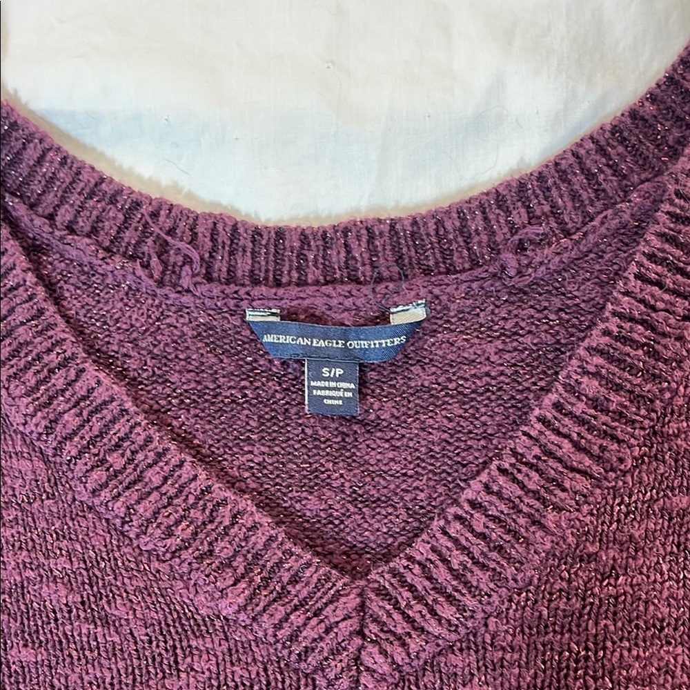 American Eagle Outfitters Rich Burgundy V-Neck Sweater Size Small - Picture 4 of 11